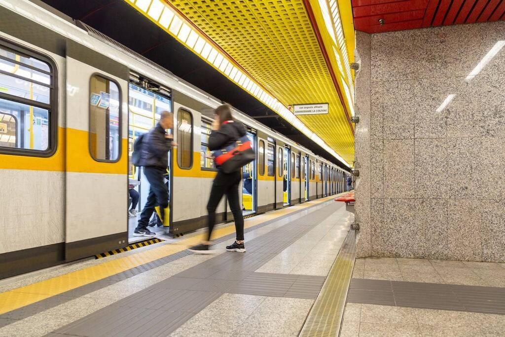 Appartamento - Stazione Centrale Милано Екстериор снимка